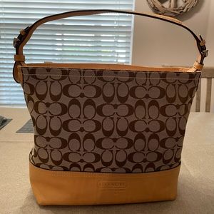 Coach Signature Shoulder Bag/Tote